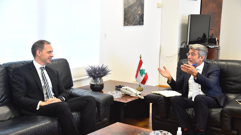 وزير الطاقة والمياه يستقبل سفير بريطانيا، وسفيرة الولايات المتحدة الاميركية للمرة الثانية في خلال أقل من أسبوع وزير الطاقة والمياه يستقبل سفير بريطانيا، وسفيرة الولايات المتحدة الاميركية للمرة الثانية في خلال أقل من أسبوع