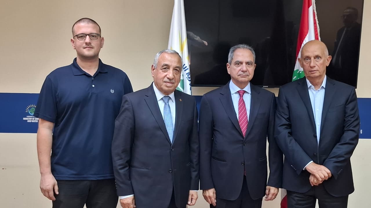 الصدي يوقّع اتفاقيتي شراء الطاقة لمشروعين لإنتاج الكهرباء من الطاقة الشمسية الصدي يوقّع اتفاقيتي شراء الطاقة لمشروعين لإنتاج الكهرباء من الطاقة الشمسية